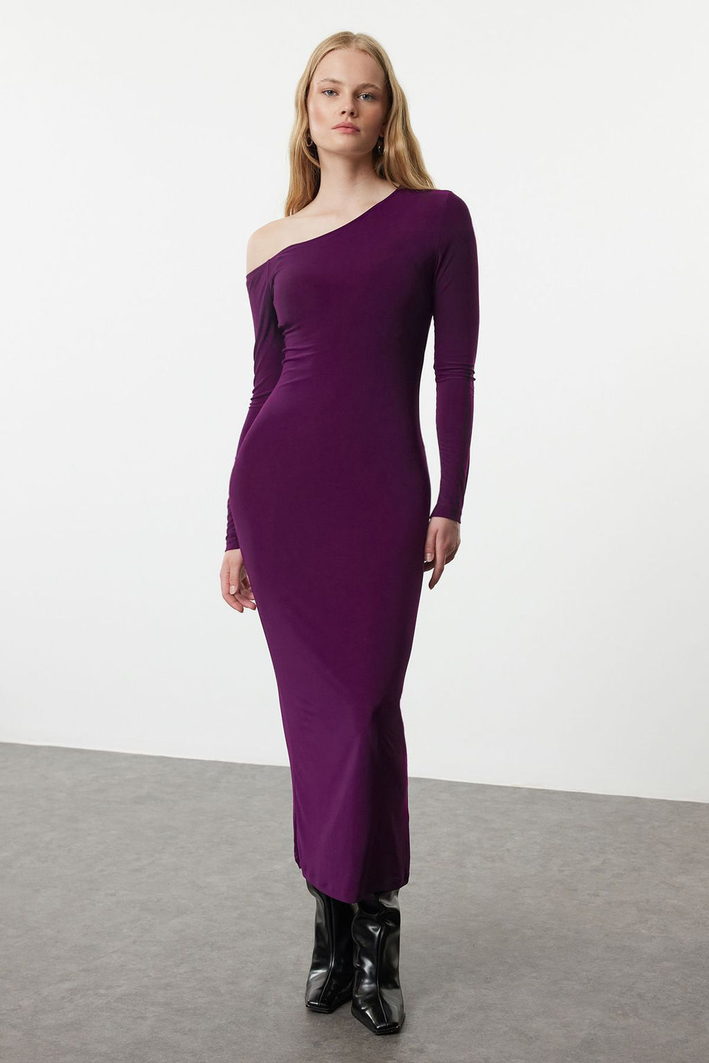 TRENDYOLMILLA Murdum Duz Asimetrik Yaka Detayl? Vucuda Oturan Esnek Maxi Orme Elbise TWOAW25EL00106  фото 6