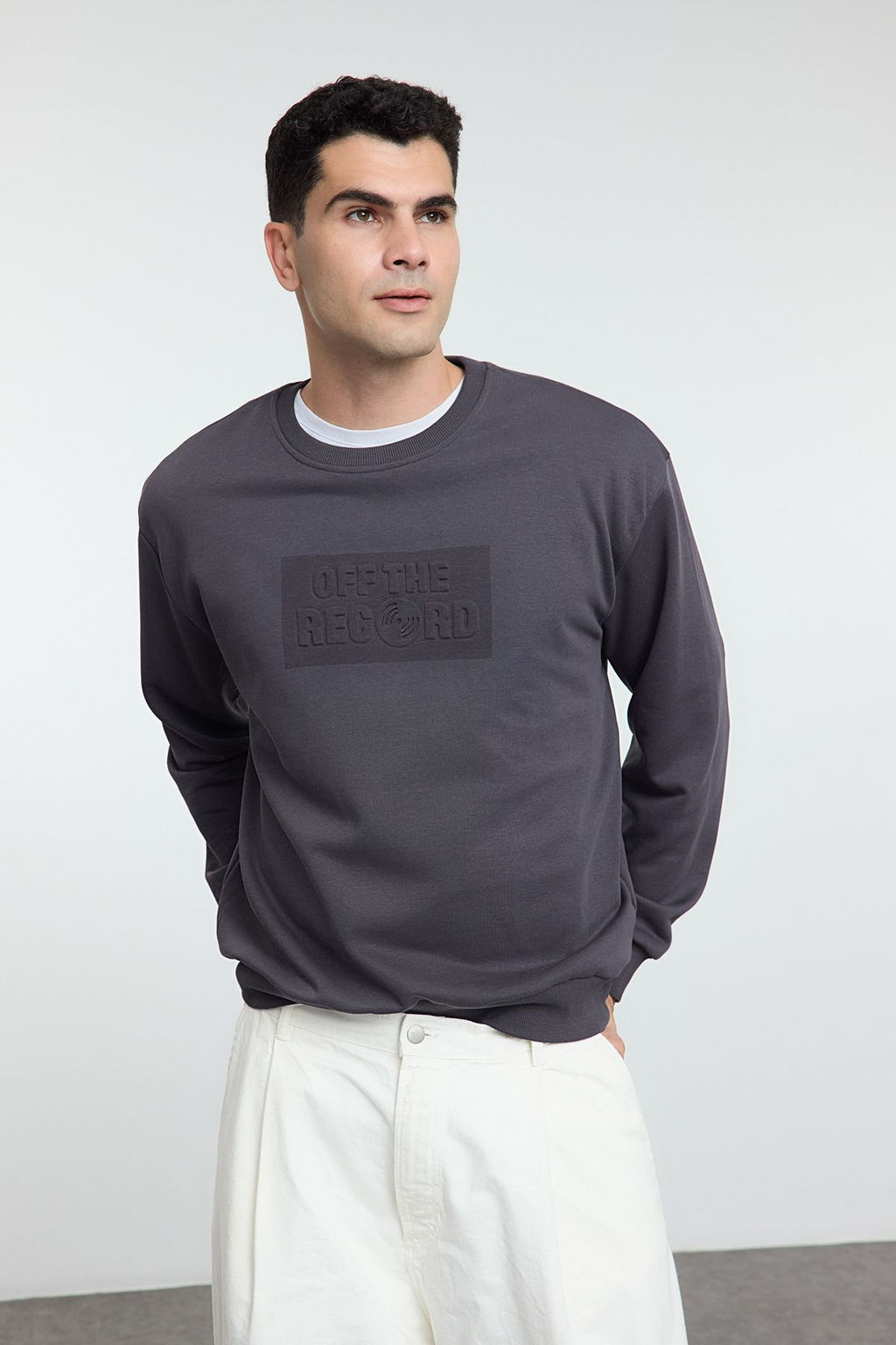 TRENDYOL MAN Yesil Oversize/Genis Kesim Kabartma Yaz? Bask?l? Sweatshirt TMNAW25SW00048 - Trendyolmilla фото 2