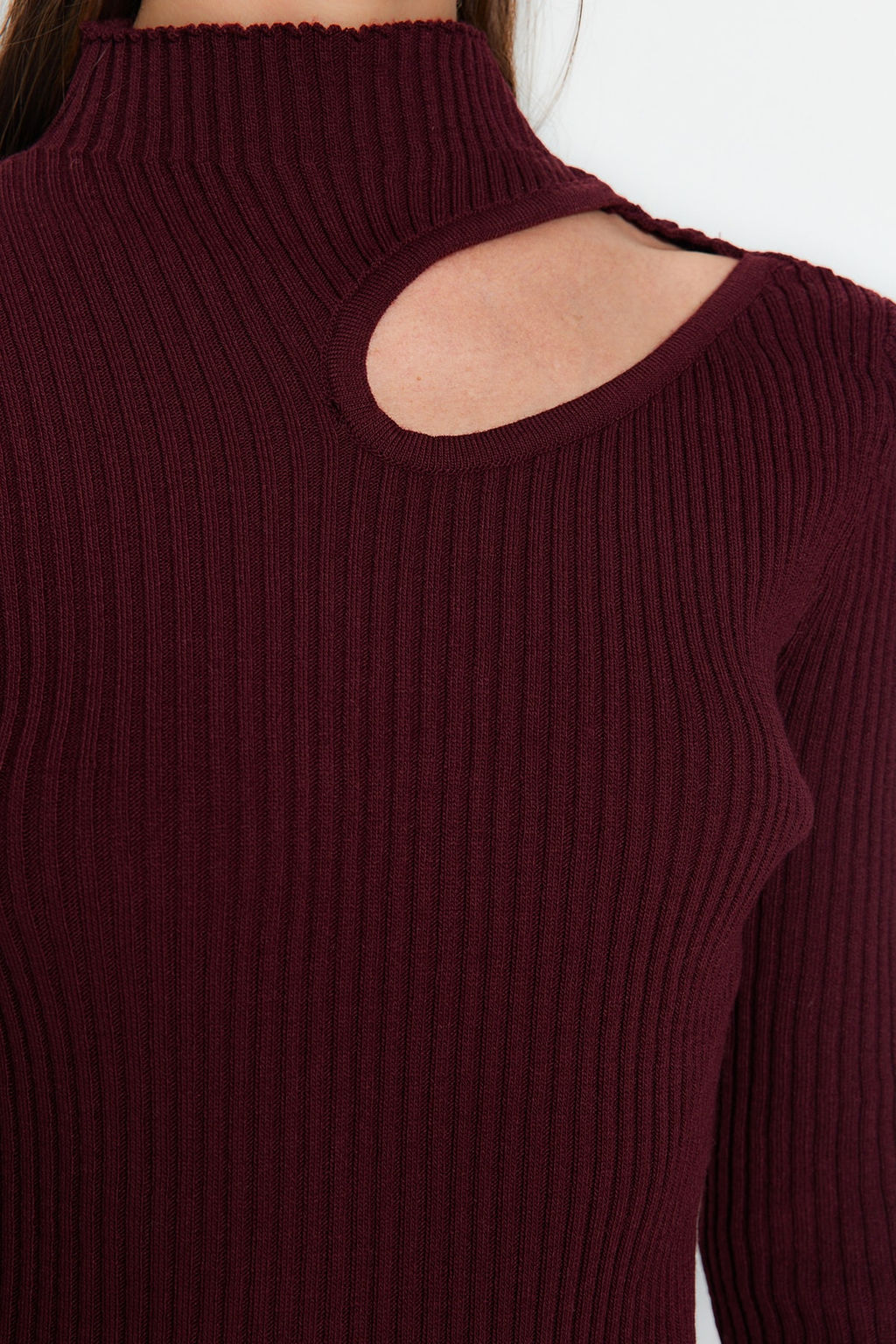 TRENDYOLMILLA Murdum Midi Triko Cut Out/Pencere Detayl? Elbise TWOAW24EL00028 фото 13