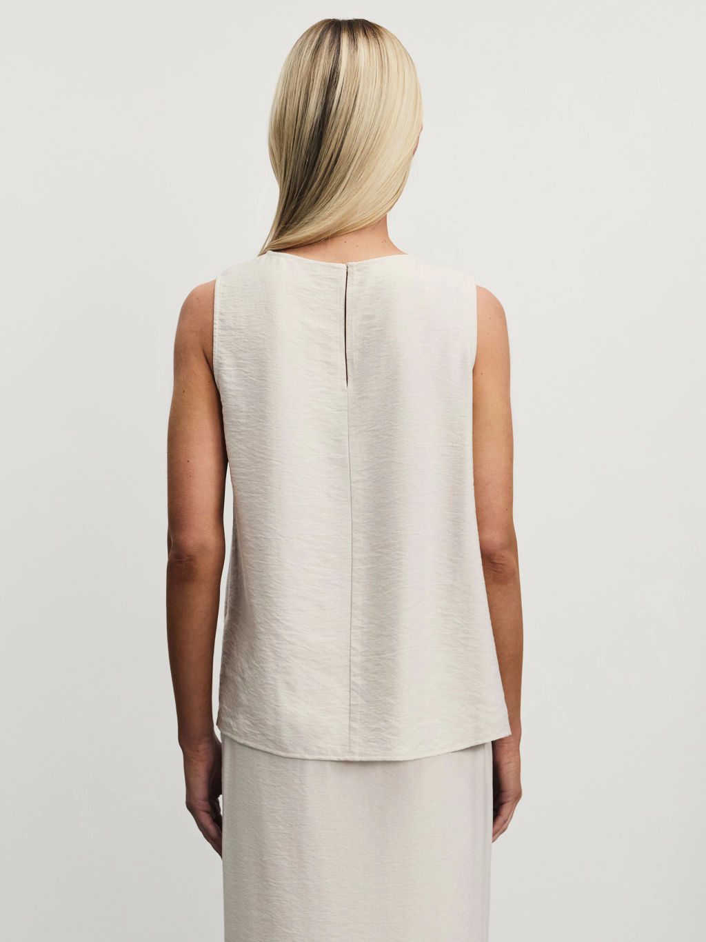 Блузка-топ с декоративной брошью из вискозы / Zarina  фото 5