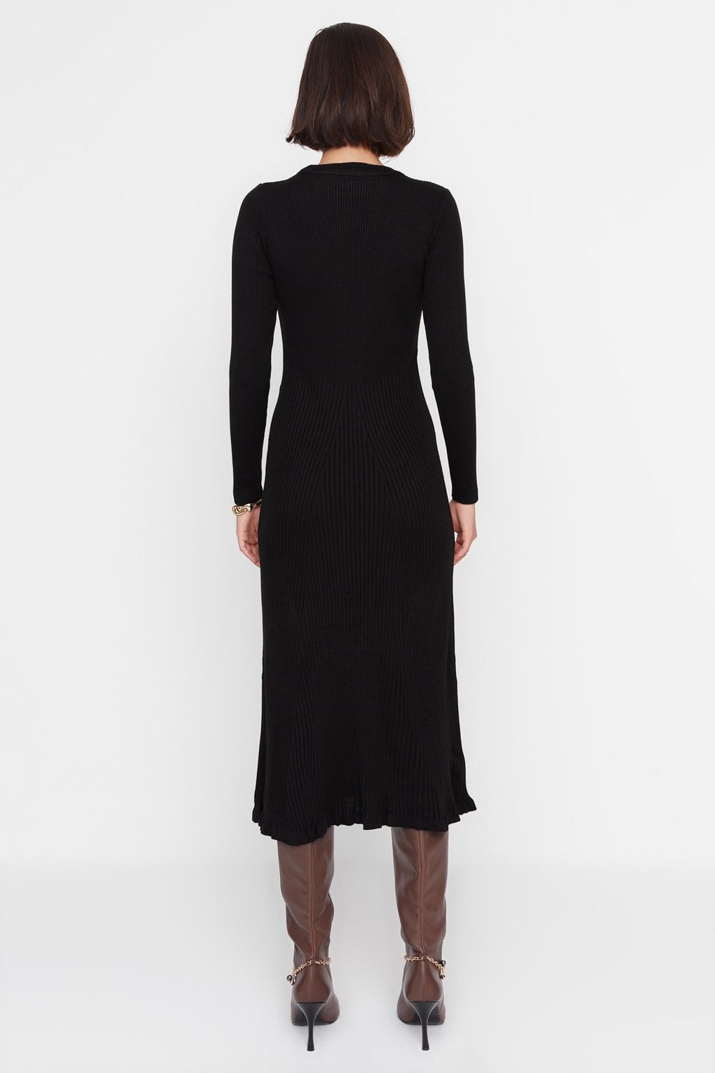 TRENDYOLMILLA Kahverengi Midi Triko Bisiklet Yaka Elbise TWOAW21EL0422 фото 17