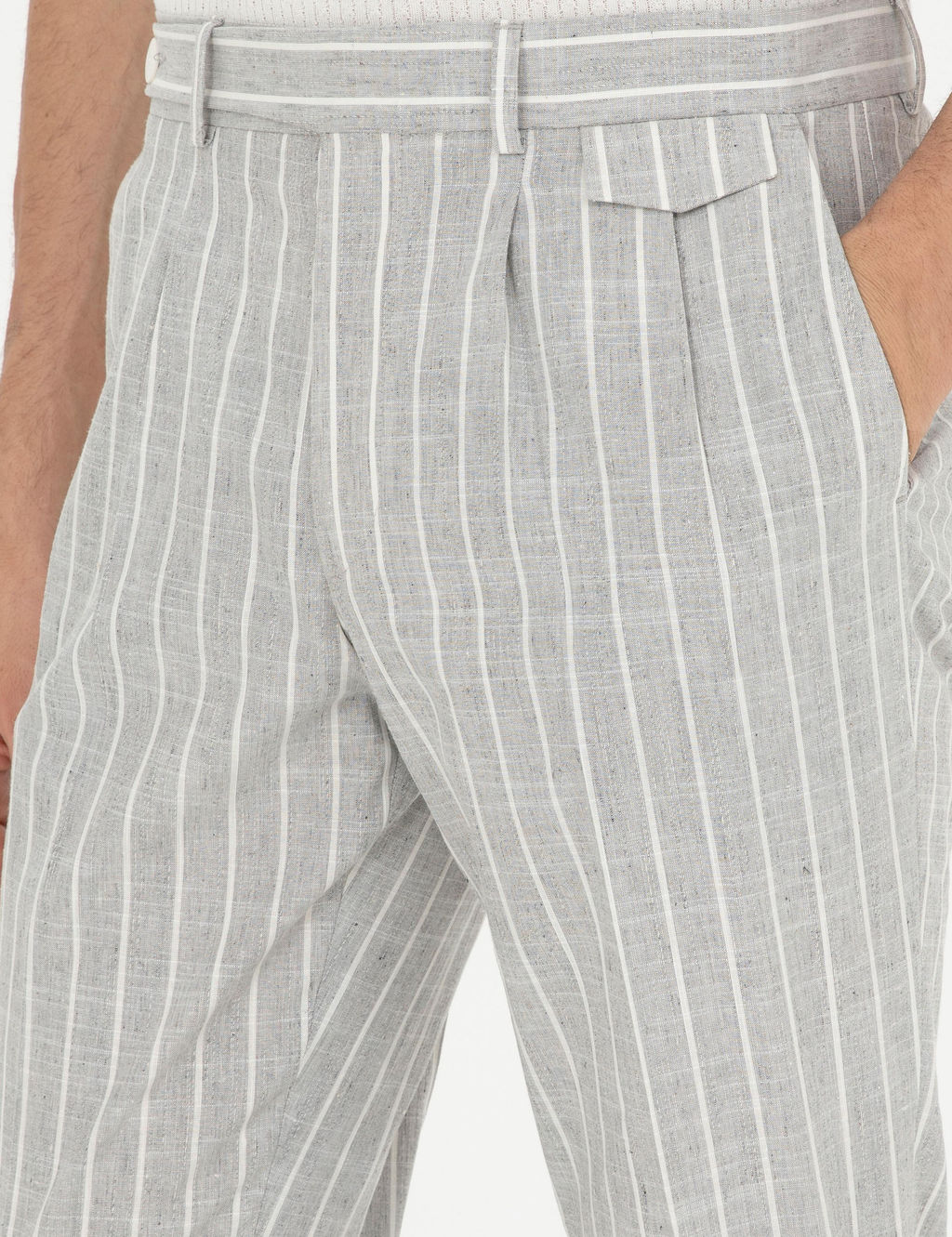 Светло-серые полосатые брюки из смесового льна для папы - Cacharel фото 6