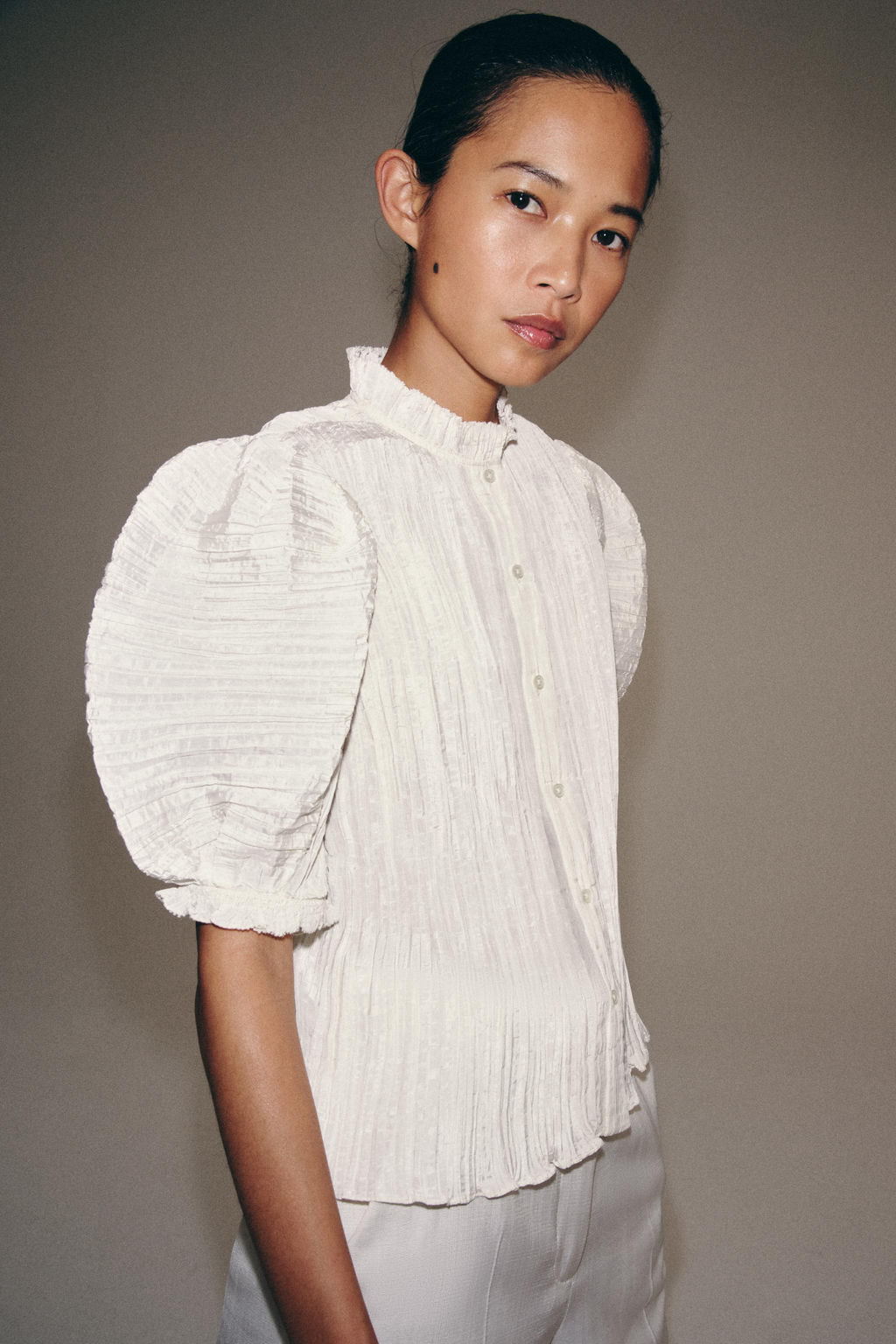 BLUSA PLISADA ZW COLLECTION / Crudo
