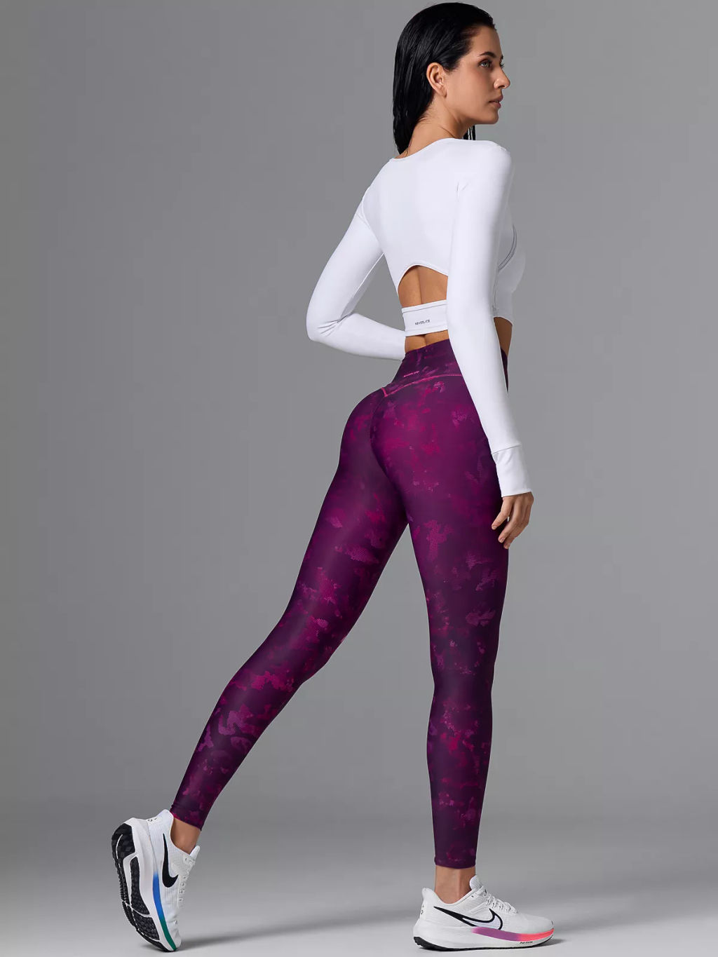 Моделирующие спортивные леггинсы