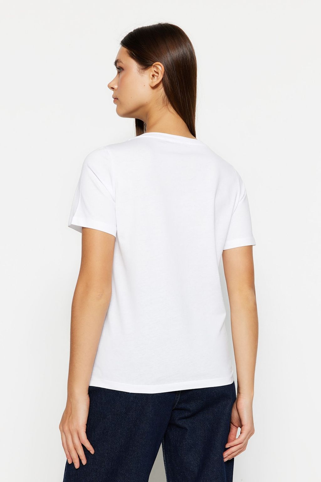 Beyaz %100 Pamuk Basic V Yaka Orme T-Shirt TWOSS23TS00001