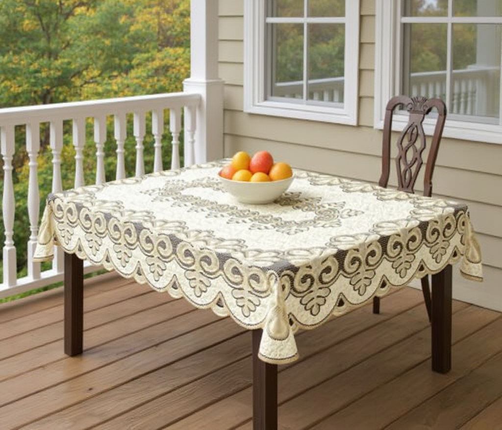 Скатерть арт. 227900/100/3, прямоугольная, размеры 100 см х 150 см, цвет кремово-золотистый