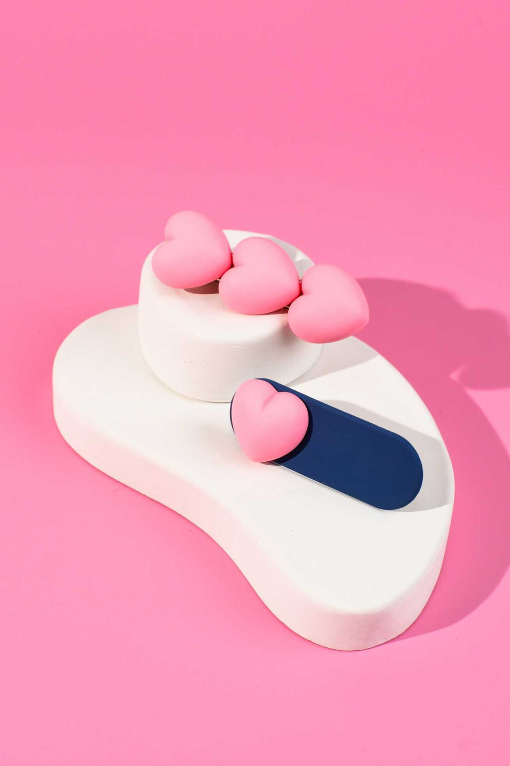 Набор заколок для волос клик-клак, зажим, софт-тач, арт. 71755 / 10 СЕРДЕЧКИ (в наборе: 2шт., 6,4; 6,7 см, черный металл, поликарбонат, полиэфирная смола, цвет: розовый, серо-голубой, подложка из мелованного картона + ПЭТ-пакет с европодвесом)