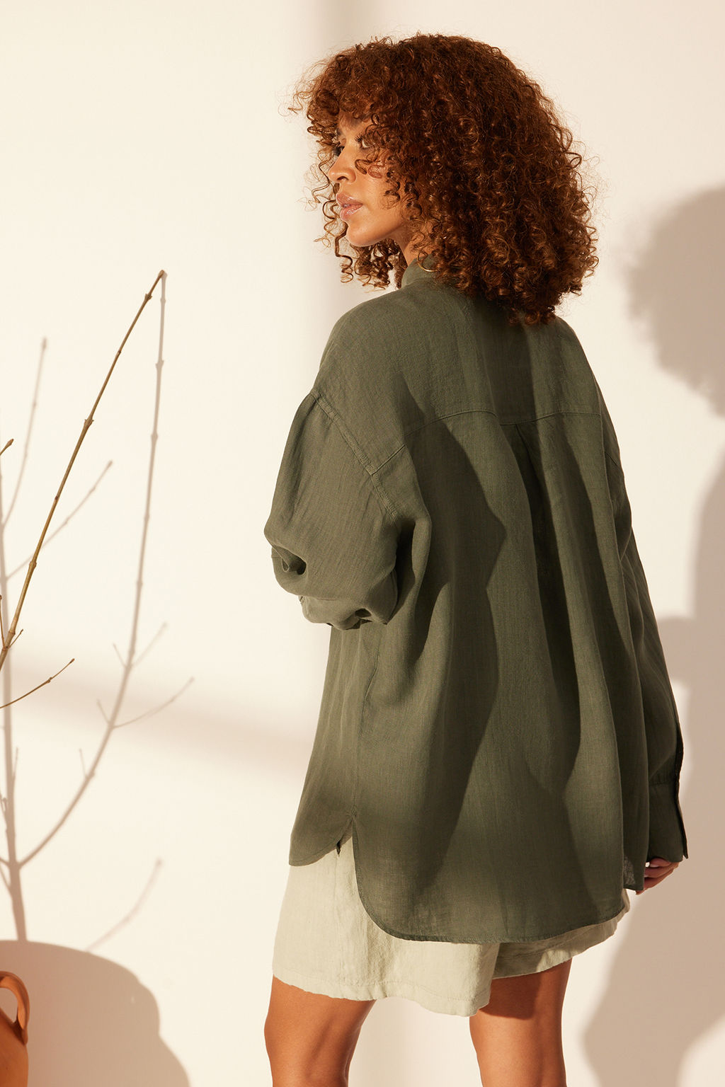 TRENDYOLMILLA Beyaz %100 Keten Oversize Gomlek TWOSS23GO00443  фото 6