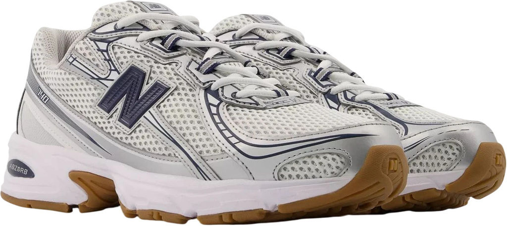 Кроссовки взрослые