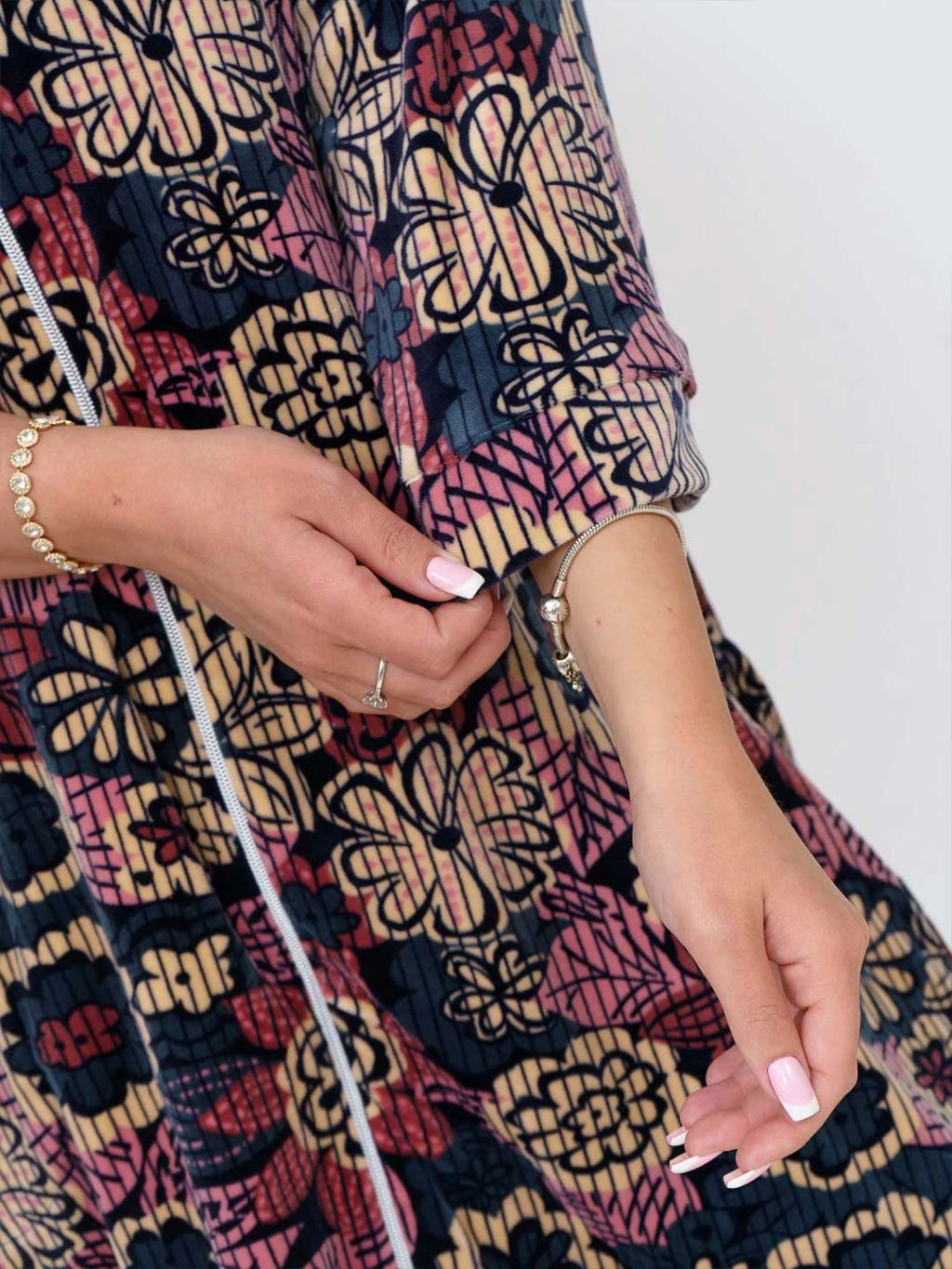 Халат женский, цвет красный