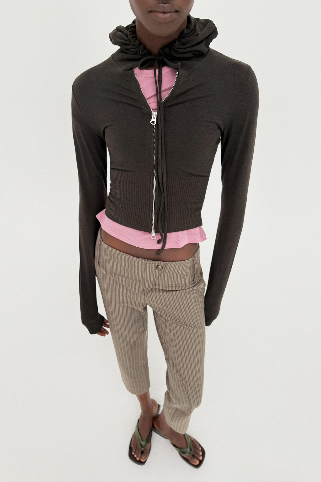 SUDADERA CROPPED SEAMLESS / marr?n vigor? - Zara фото 7