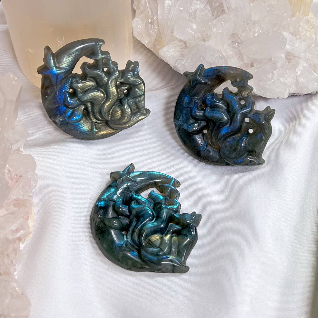 Фигурка резная Лиса "Кицунэ" из Лабрадора