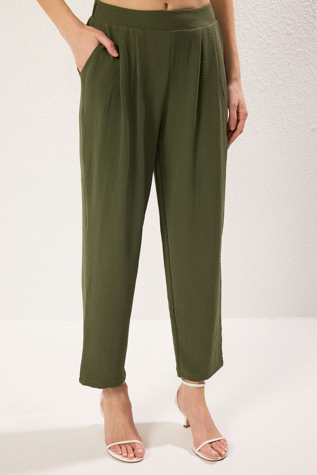 Haki Harem/Salvar Kal?p Rahat Kesim Beli Lastikli Dokuma Pantolon TWOSS25PL00068