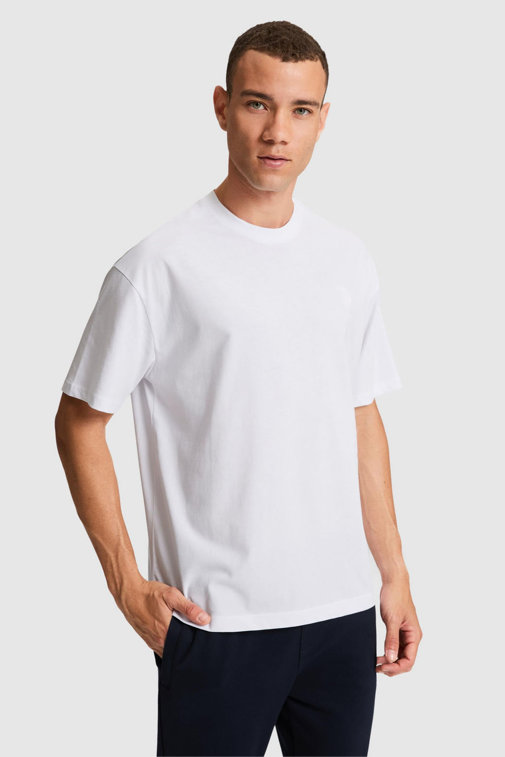 Erkek Beyaz Comfort Fit Bisiklet Yaka Basic Ti__rt