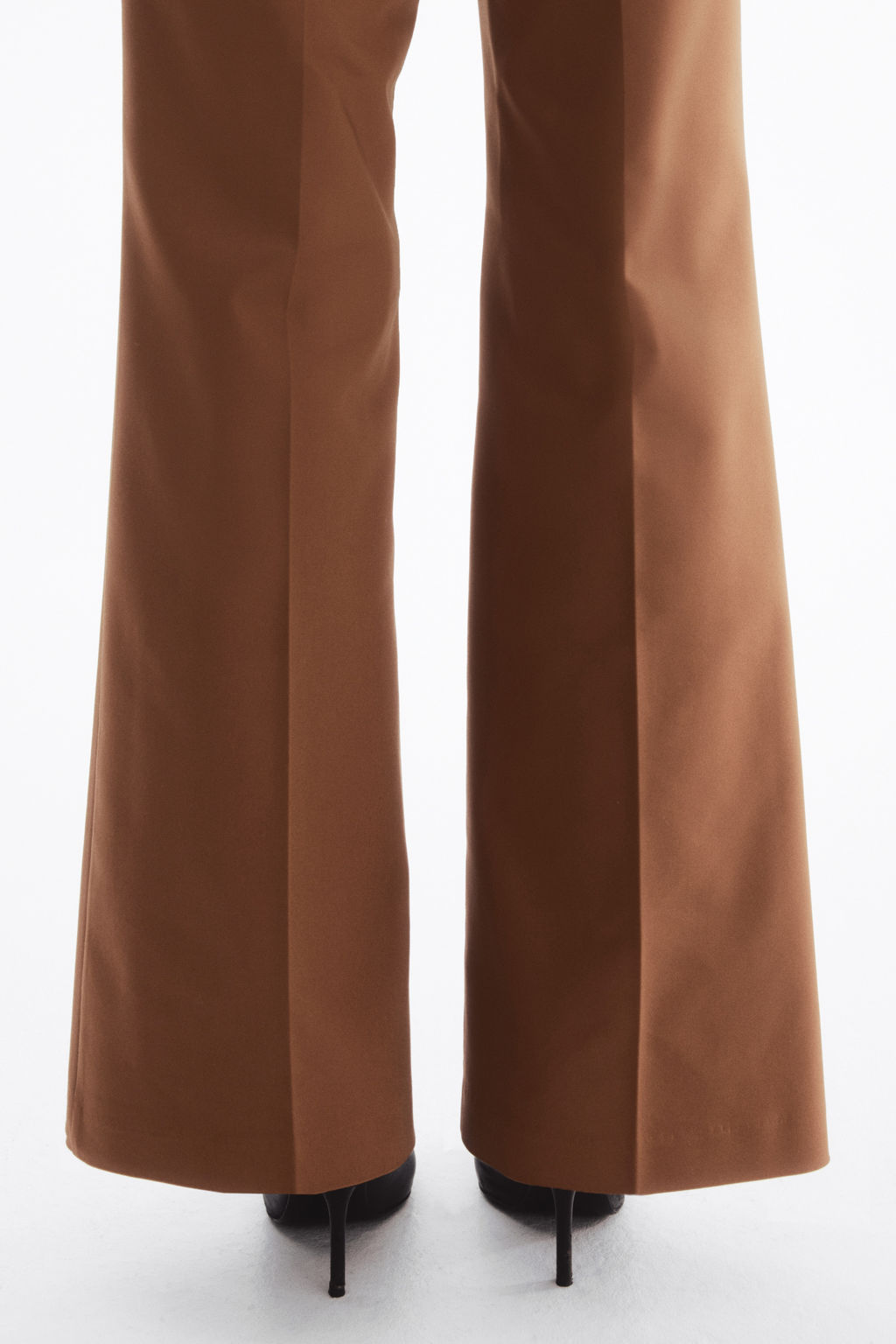Pantal?n bootcut con cintur?n - H&m фото 4