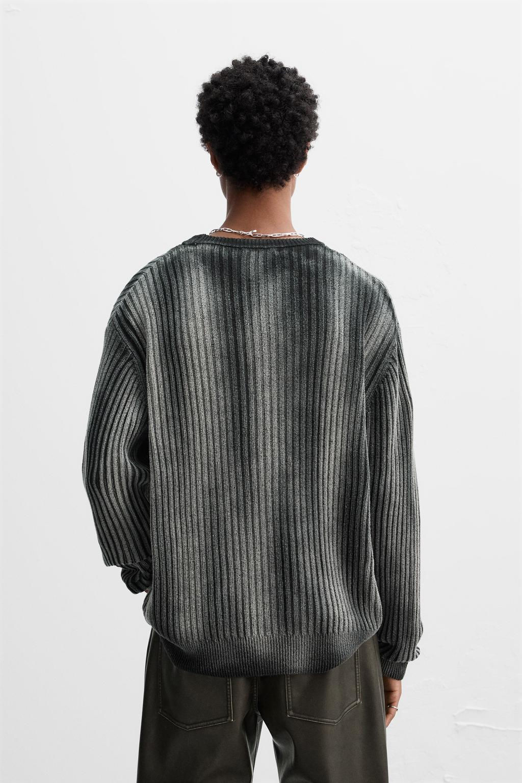 SPRAY PRINT SWEATER - Zara фото 3