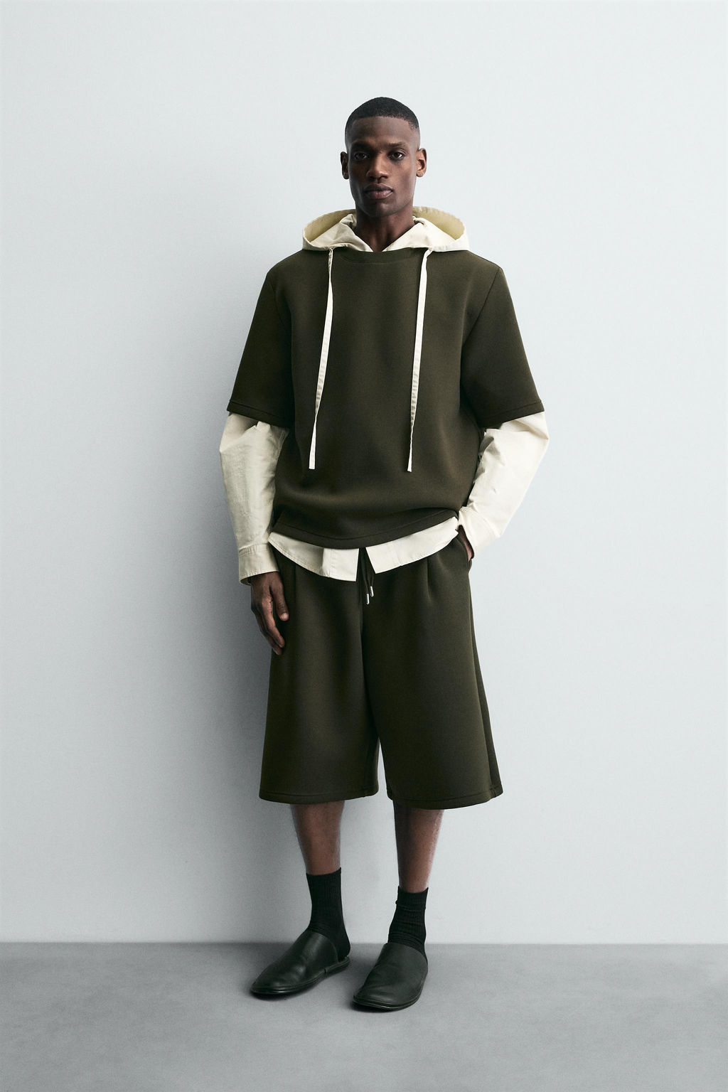 STUDDED NEOPRENE-EFFECT SWEATSHIRT - Zara фото 10