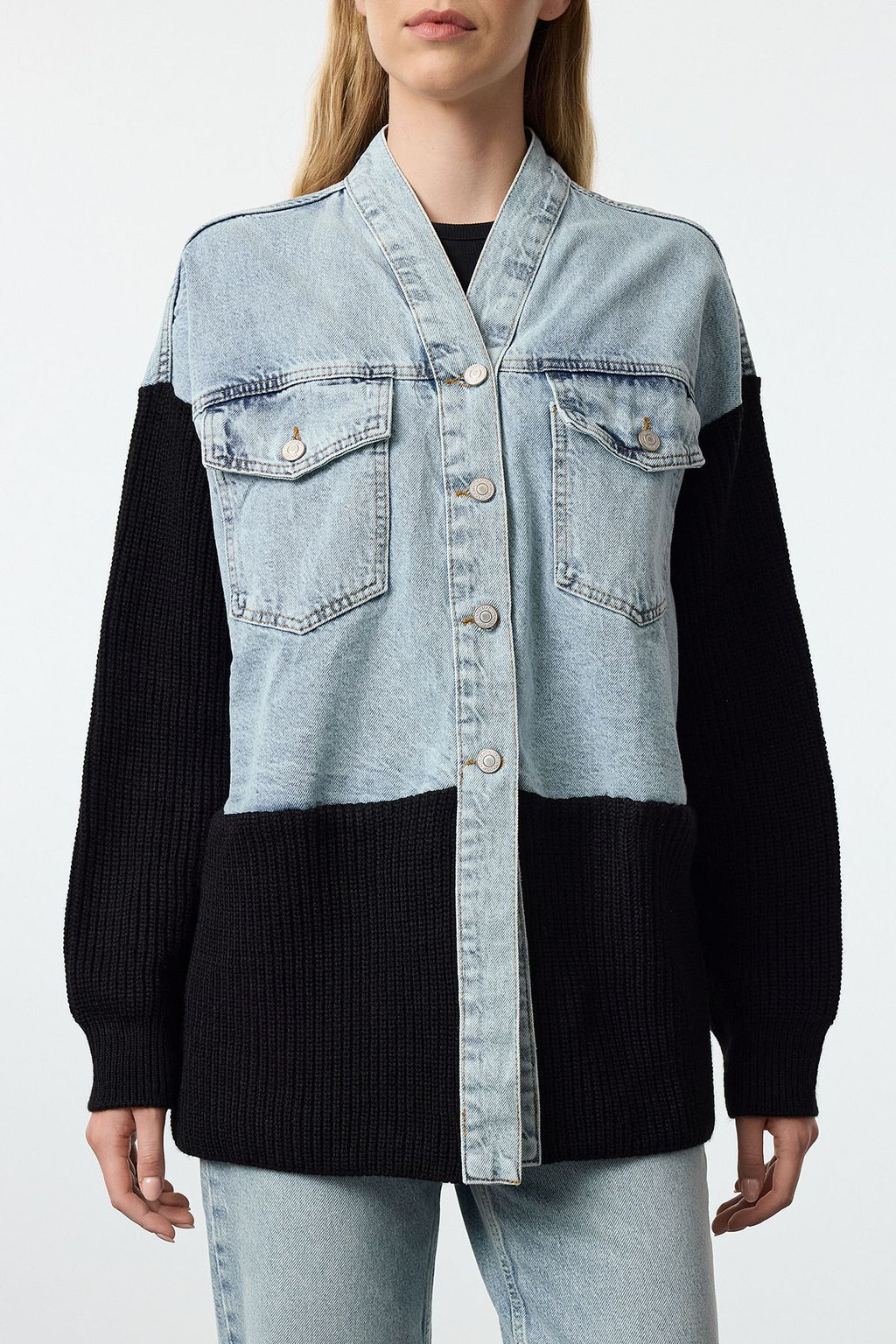 Mavi Siyah Triko Detayl? Kontrast Renk Bloklu Oversize Denim Ceket TWOAW25CE00025 - Trendyolmilla фото 4