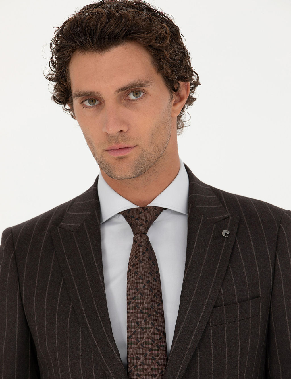 Коричневый зауженный костюм - Cacharel фото 2