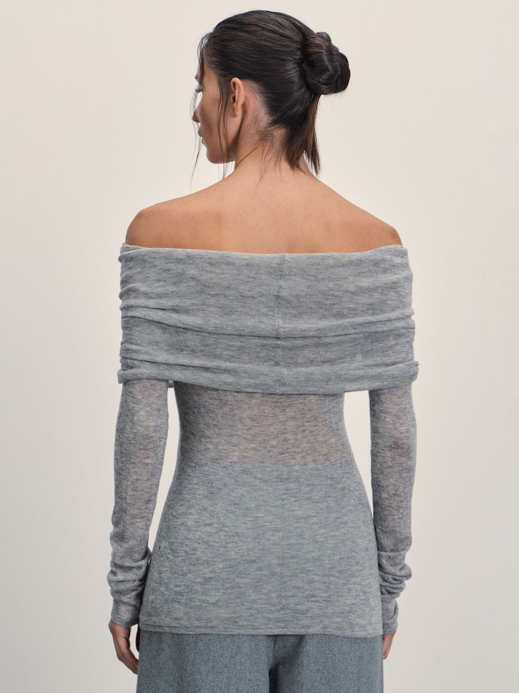 Вязаный лонгслив с открытыми плечами из 100% шерсти / Zarina  фото 6