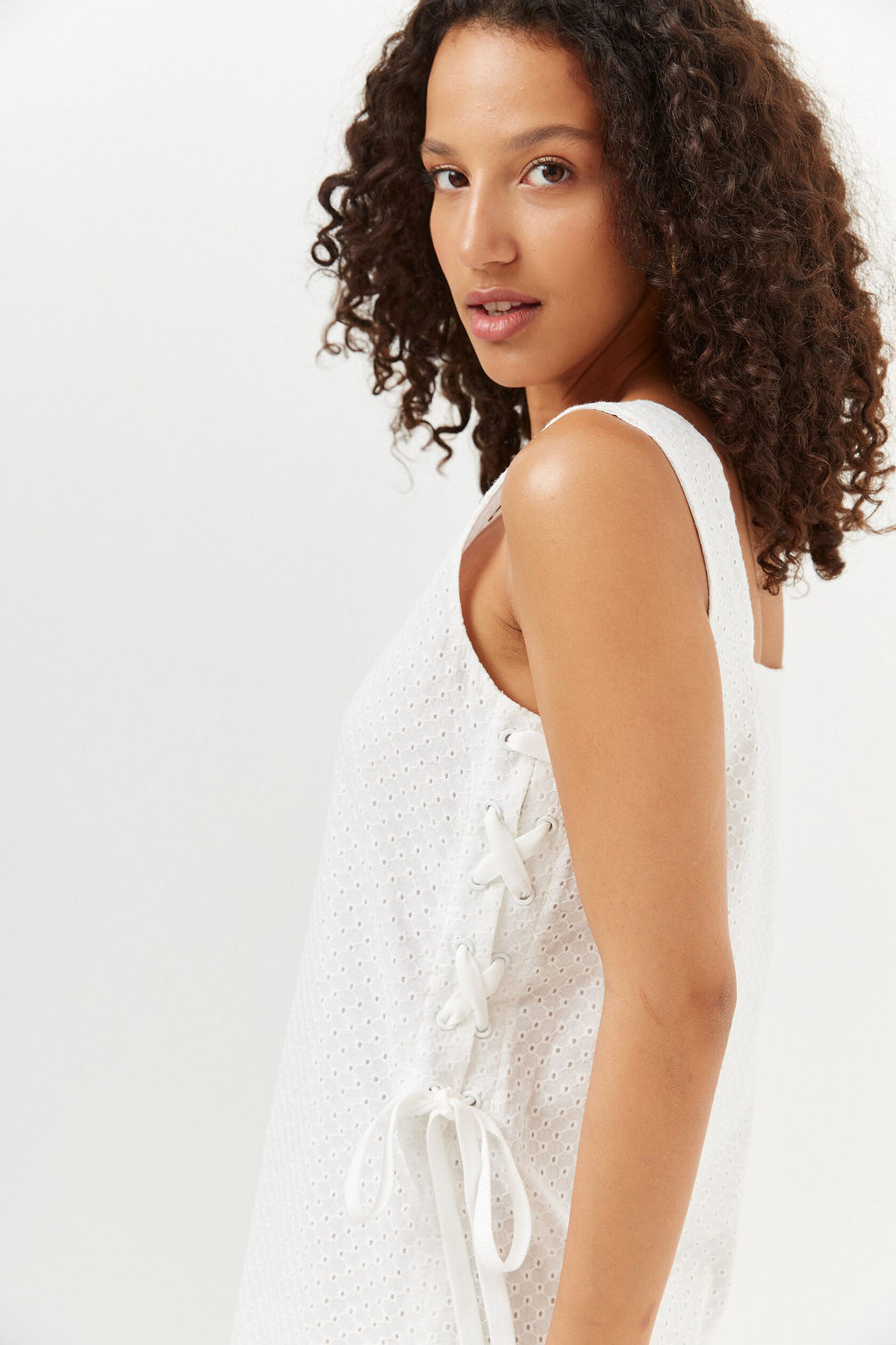 Платье мини из французского шитья со шнуровкой - TO BE ONE фото 2