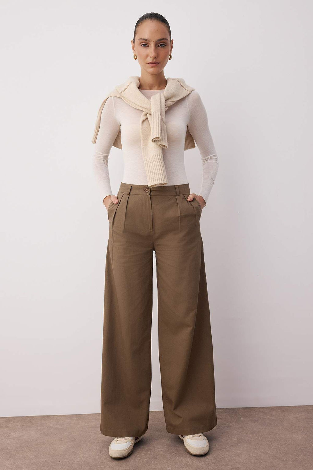 Kahverengi Ince Dokumlu Yumusak Tuseli %100 Pamuk Wide Leg/Genis Paca Pantolon TWOAW26PL00010 - Trendyolmilla фото 2