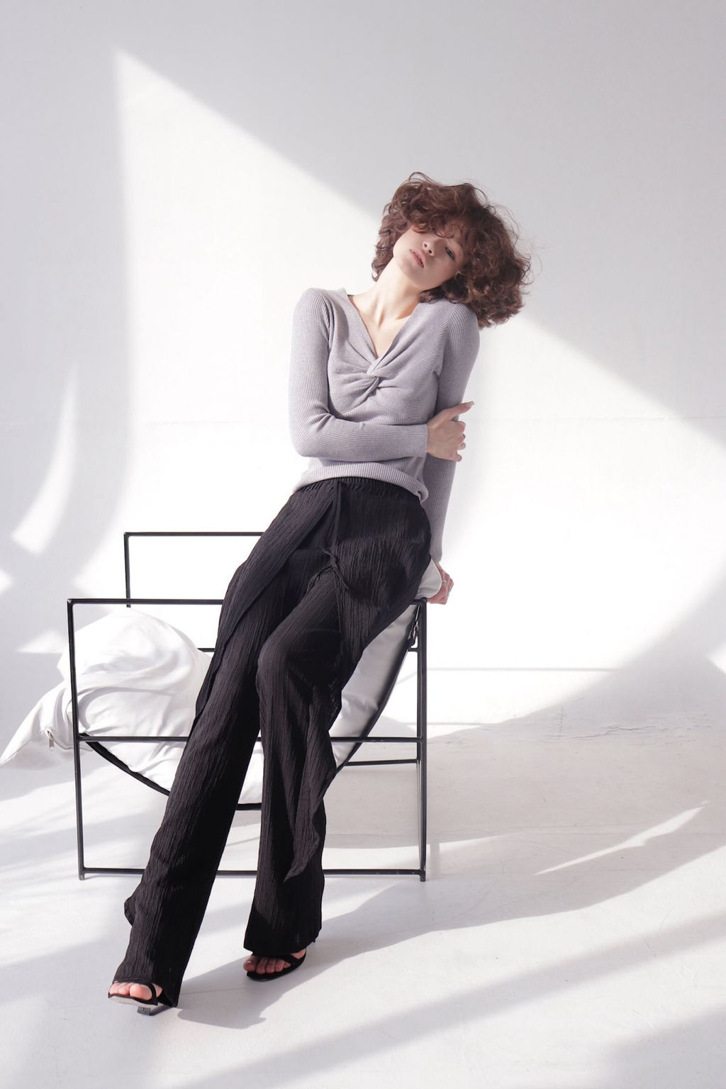 12240 Лонгслив с драпировкой серый - Martichelli фото 2