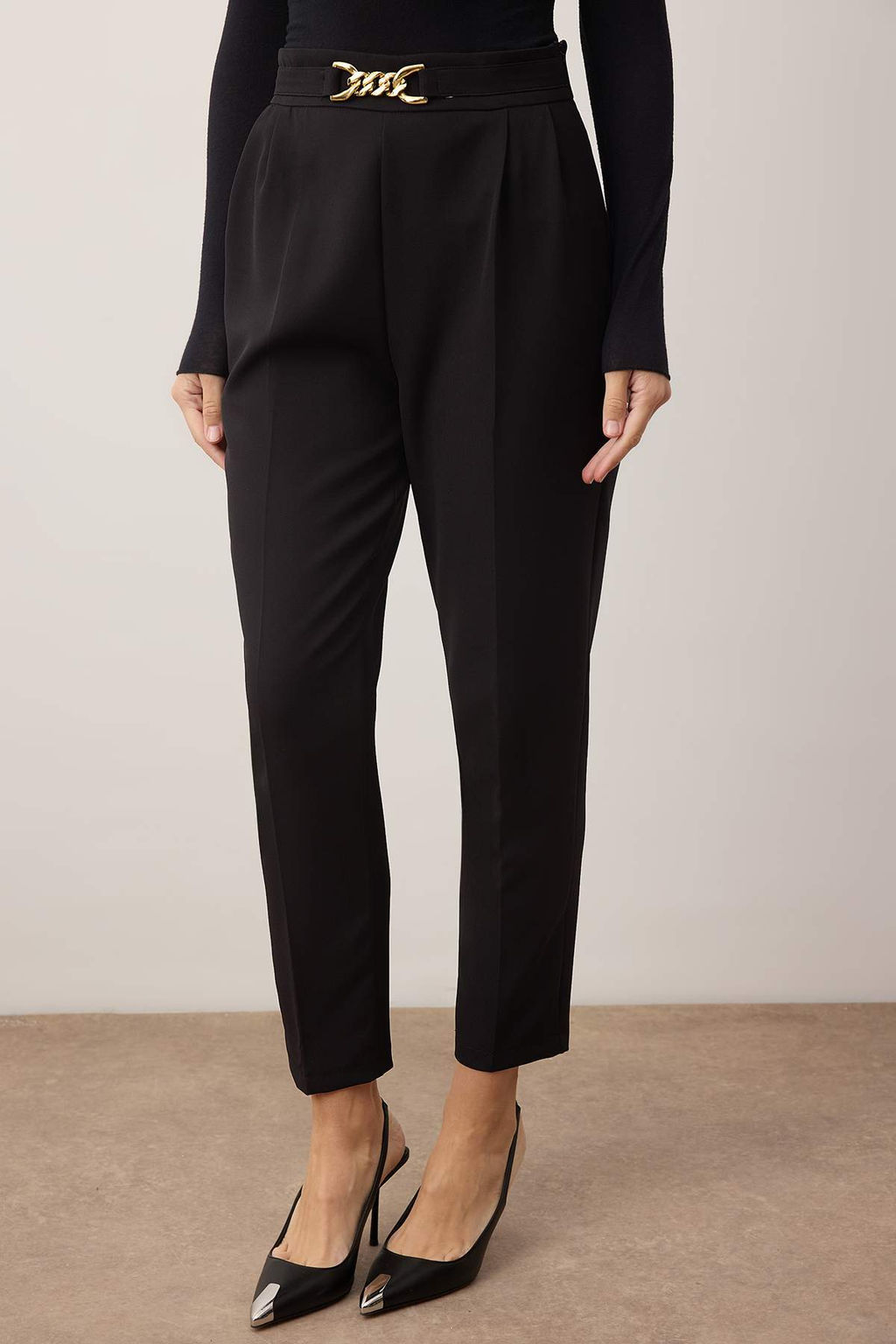 Siyah Havuc Kal?p Toka Detayl? Pantolon TWOAW26PL00154 - Trendyolmilla фото 3