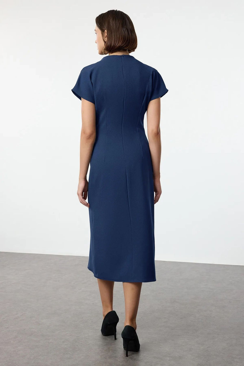 TRENDYOLMILLA Kahverengi A Kesim Degaje Yaka Midi Krep Dokuma Elbise TWOAW25EL00393  фото 20