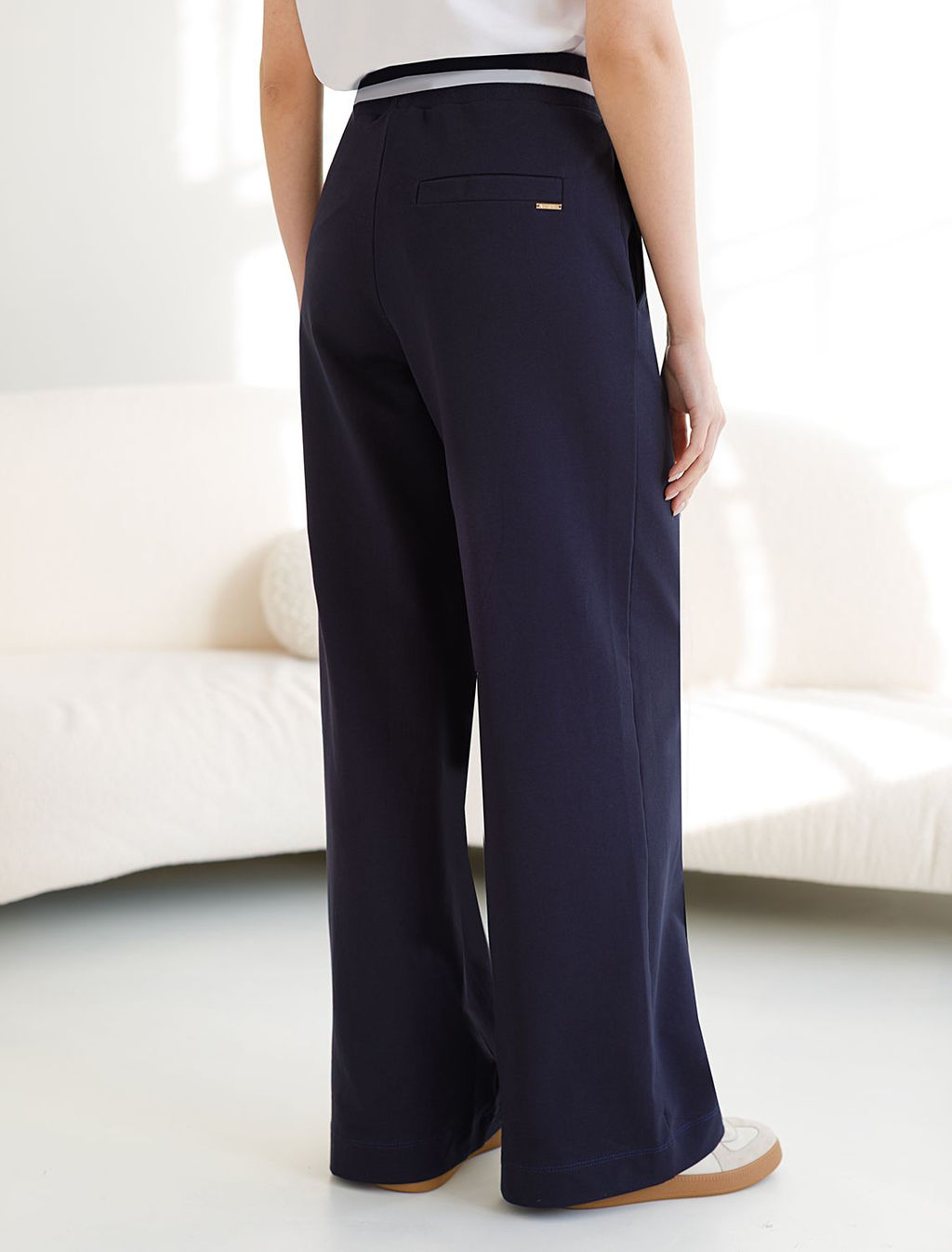 Брюки прямые со стрелками из премиального футера двухнитки с эластаном - Vilatte фото 3