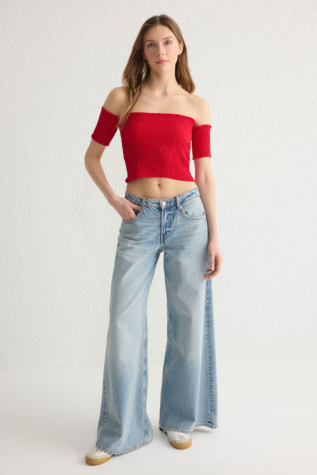 K?rm?z? Fitted/Vucuda Oturan Carmen Yaka Crop Gipeli Esnek Orme Bluz TWOSS25BZ00173