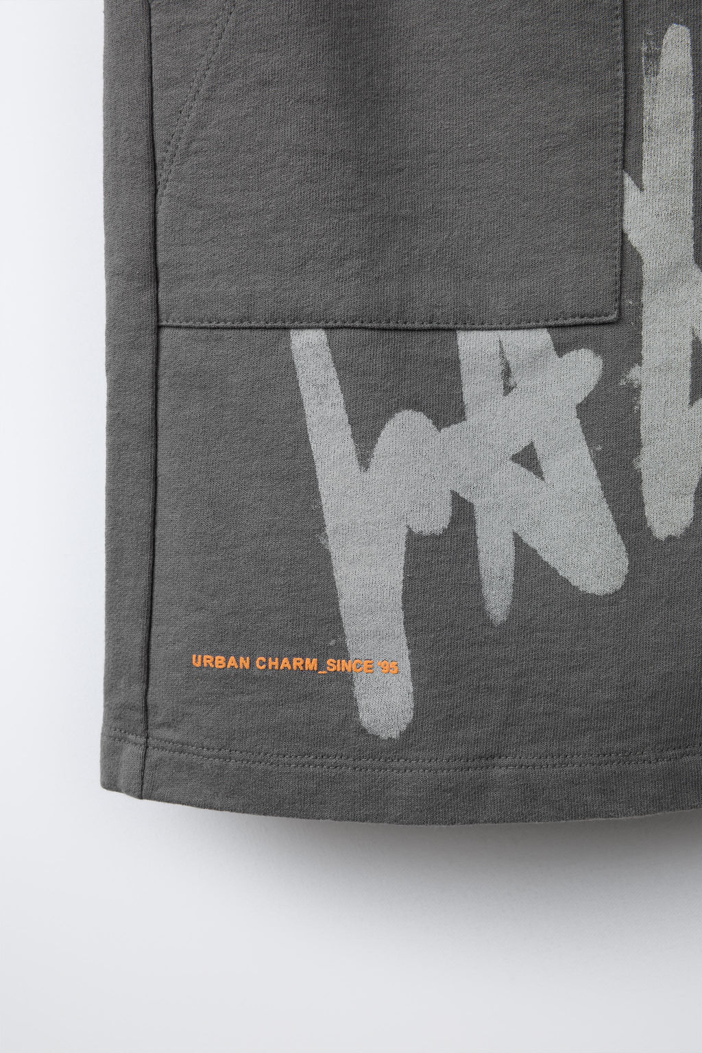 GRAFFITI TEXT STRAIGHT BERMUDA SHORTS - Zara фото 4