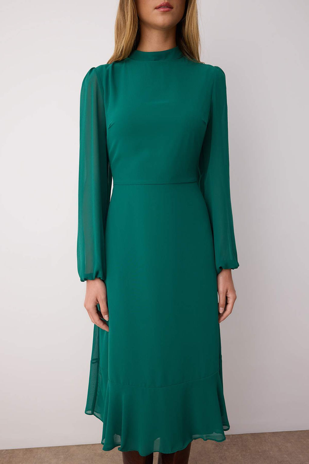 TRENDYOLMILLA Camel Dik Yakal? Etegi Volanl? Sifon Dokuma K?sl?k Elbise TWOAW20EL1313 фото 57