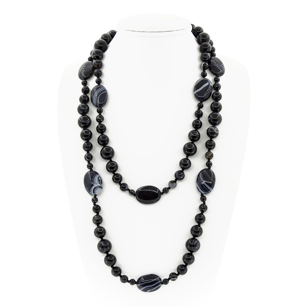 Агат черный (Бразилия), разноразмерные с плоскими овалами, бусы "Стихия" длина бус 128см