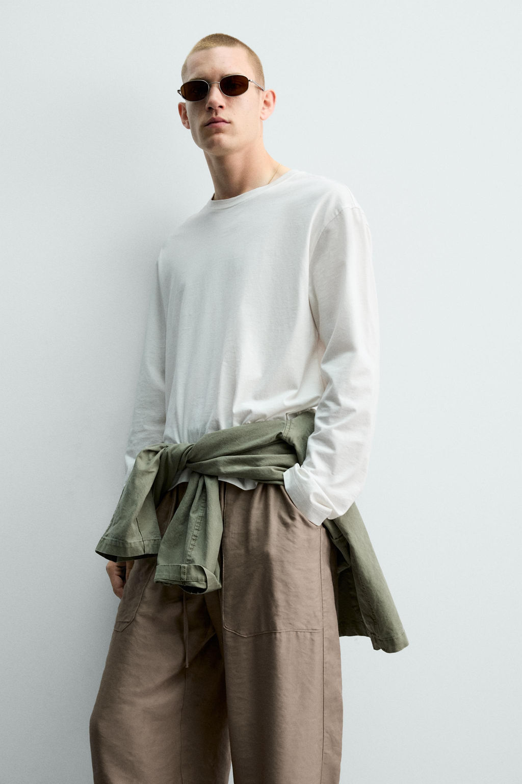 PANTAL?N FLUIDO RELAXED FIT / rosa claro
