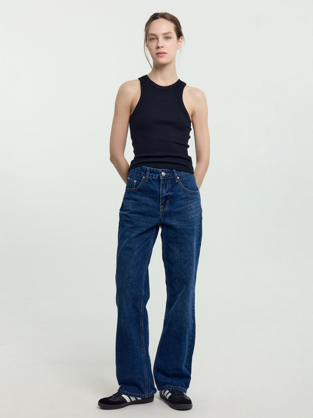 Топ женский в черном цвете черный 112939 - Mark formelle фото 3