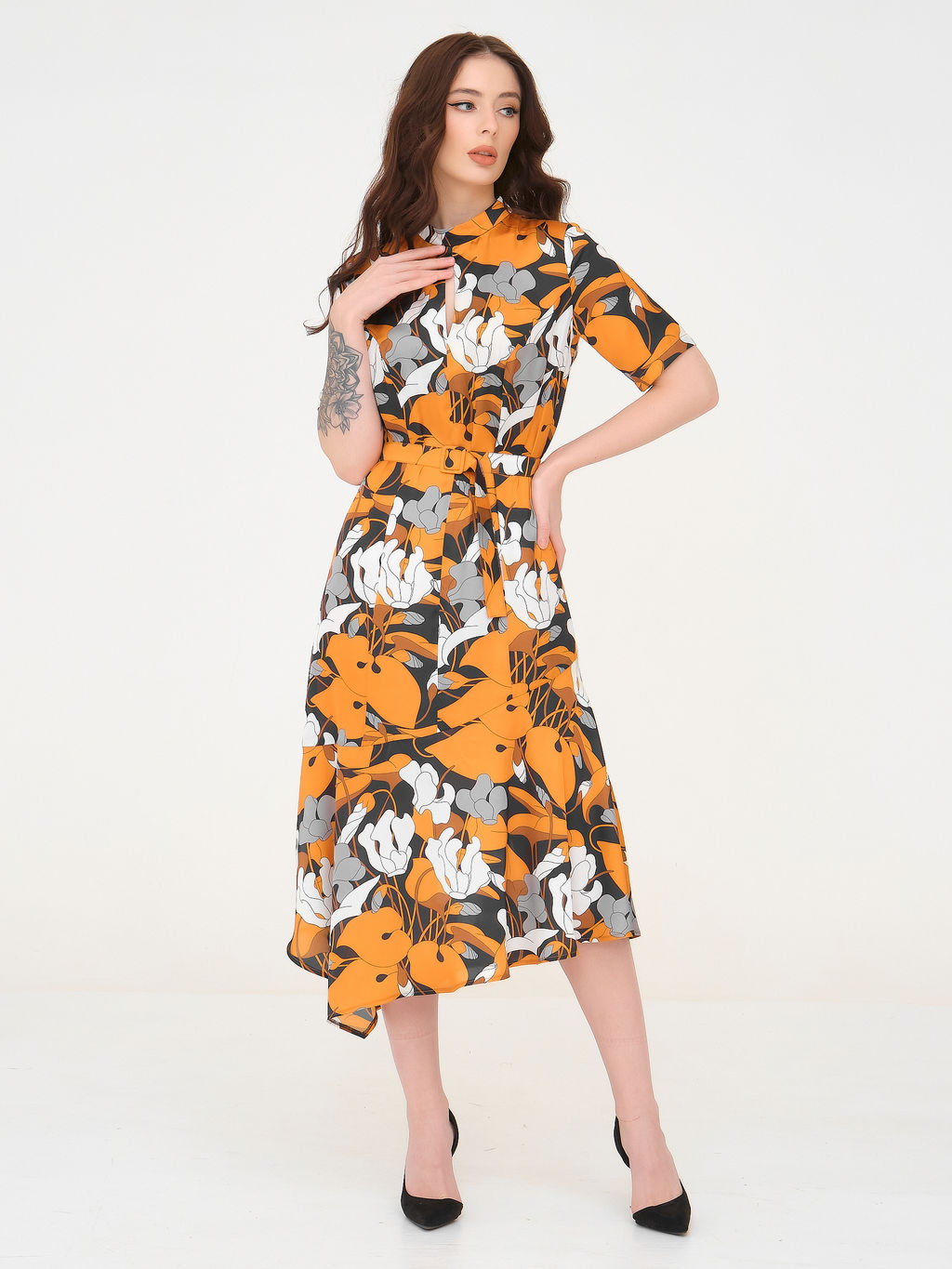 Платье с ассиметричной линией низа