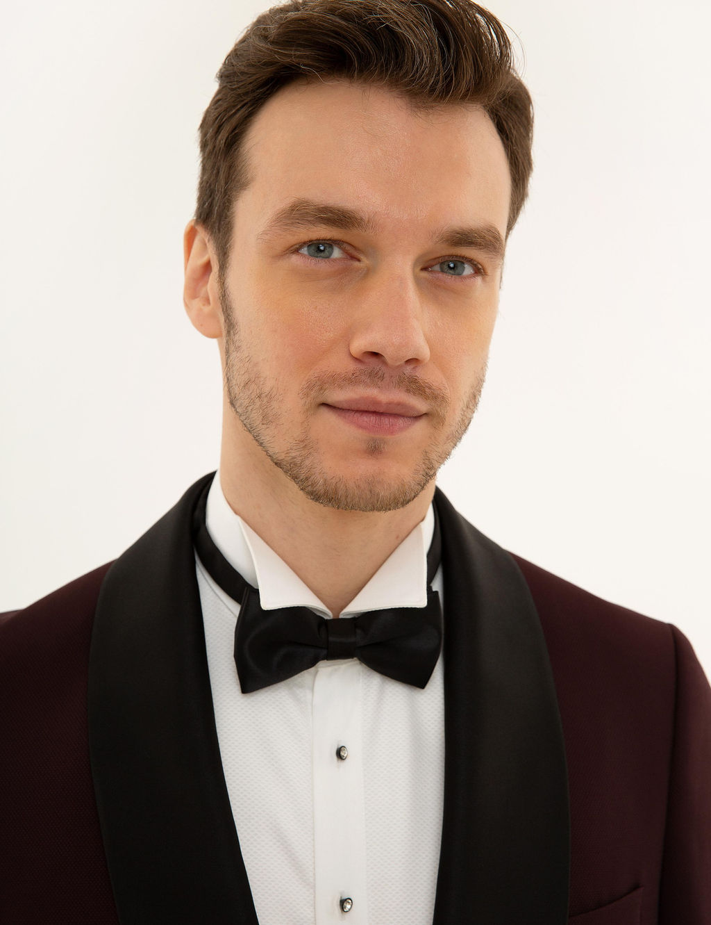 Бордово-красный приталенный костюм для жениха - Cacharel фото 2