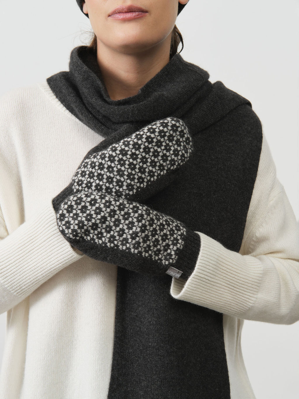 Варежки из кашемира 30116 графит