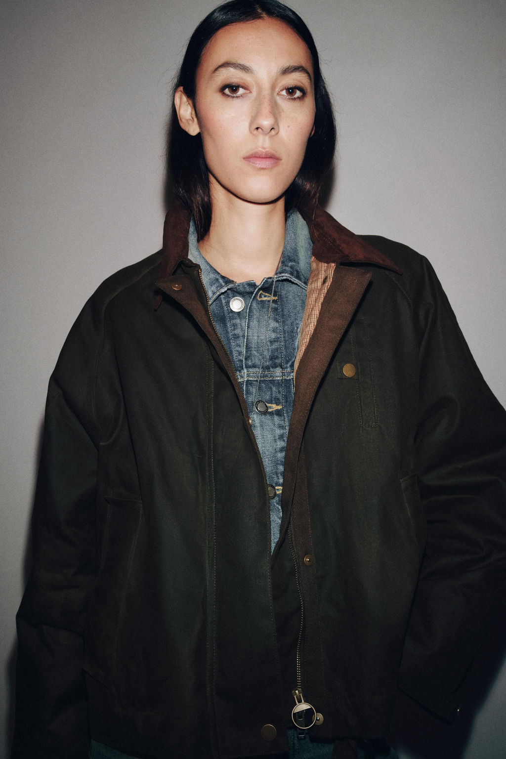 ZW COLLECTION CONTRAST COLLAR WAXED JACKET - Zara фото 2