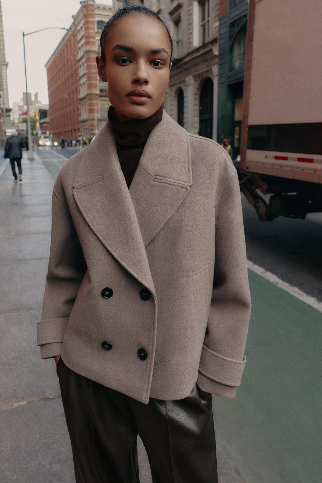 ABRIGO CORTO CRUZADO / Vis?n - Zara фото 2