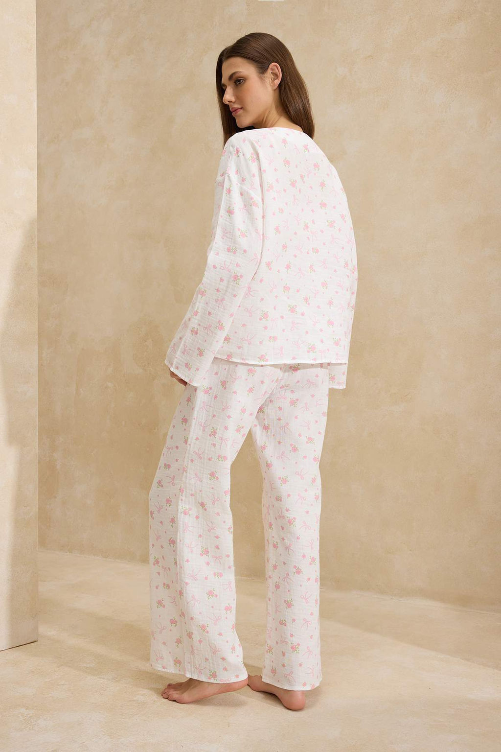 Beyaz-Cok Renkli Bask?l? Muslin Dokuma Pijama Tak?m? THMSS26PT00005 - Trendyolmilla фото 4