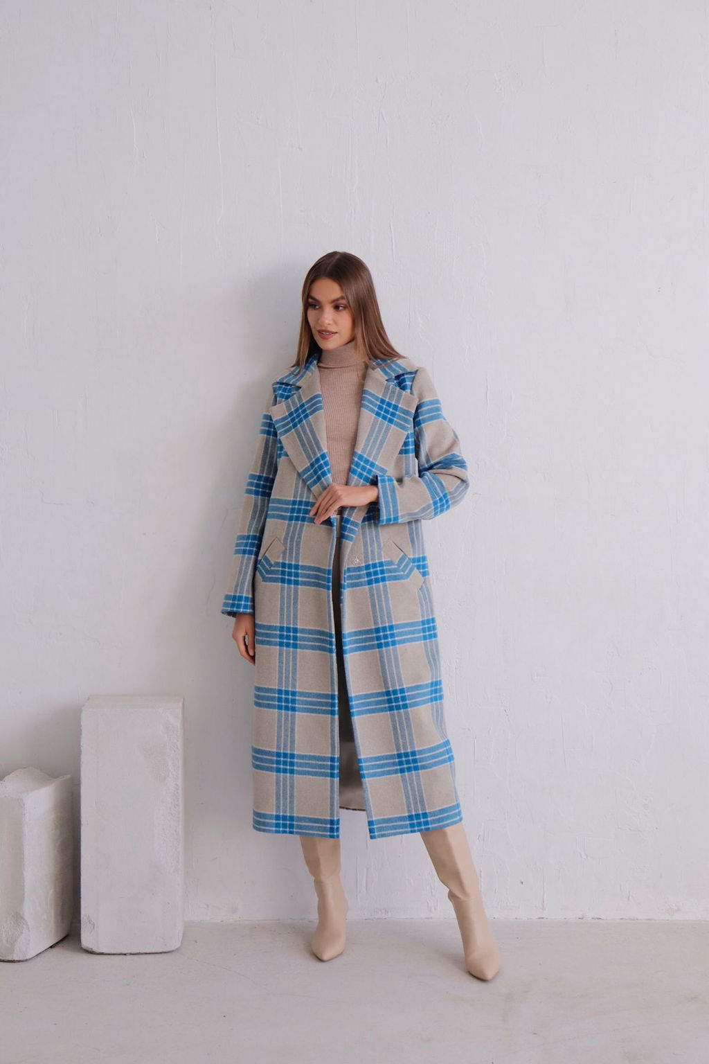 8395 Удлинённое пальто Hilton серо-голубое в клетку - Martichelli фото 2