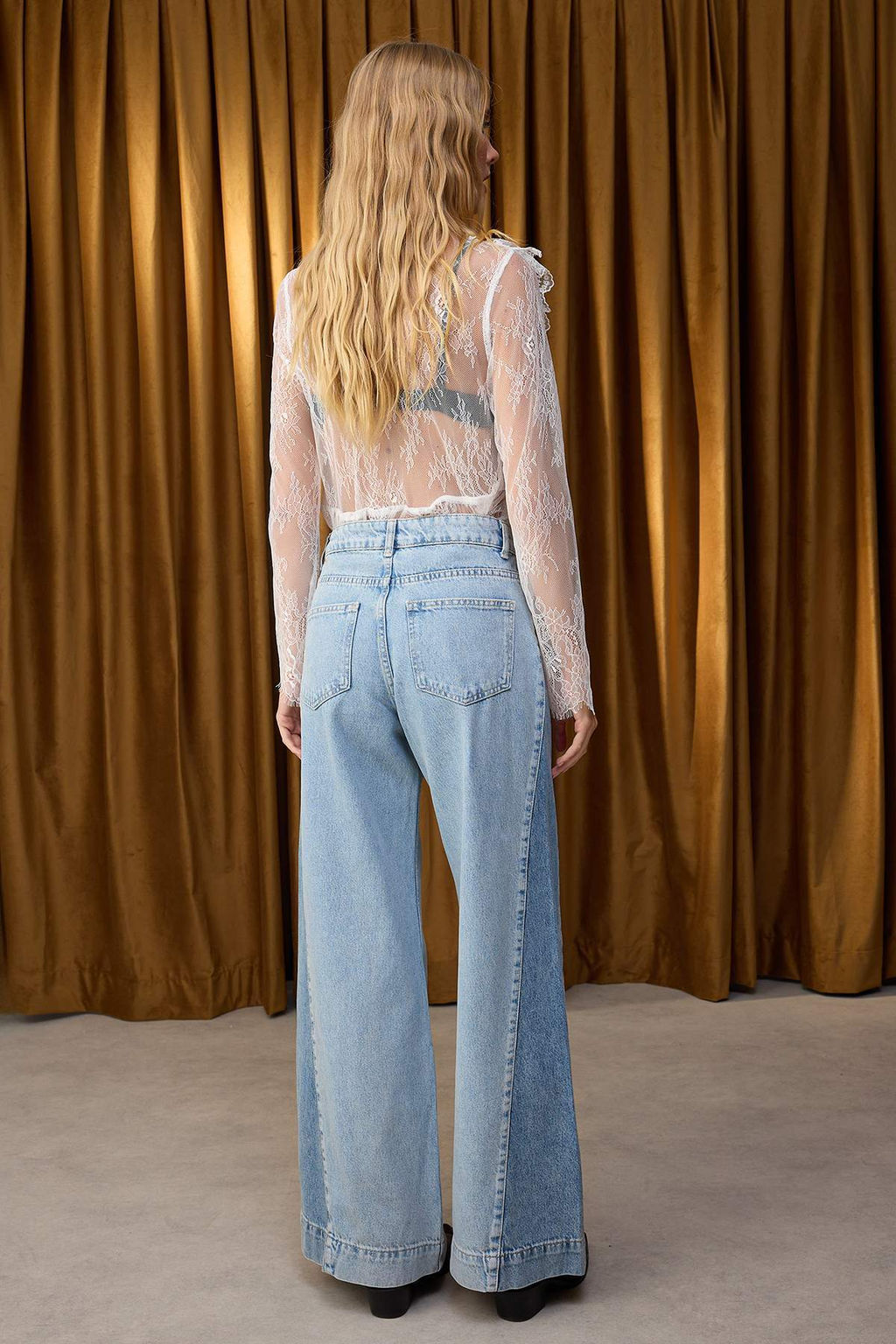 Ozel Koleksiyon Mavi Yuksek Bel Renk Bloklu Wide Leg Genis Paca Jeans TWOAW26JE00099 - Trendyolmilla фото 4