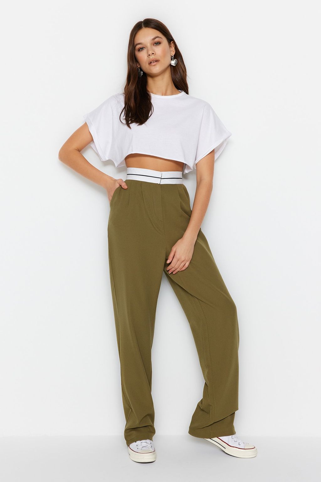 TRENDYOLMILLA Siyah Wide Leg/Genis Paca Yuksek Bel Kemer Detayl? Dokuma Kumas Pantolon TWOSS23PL00150