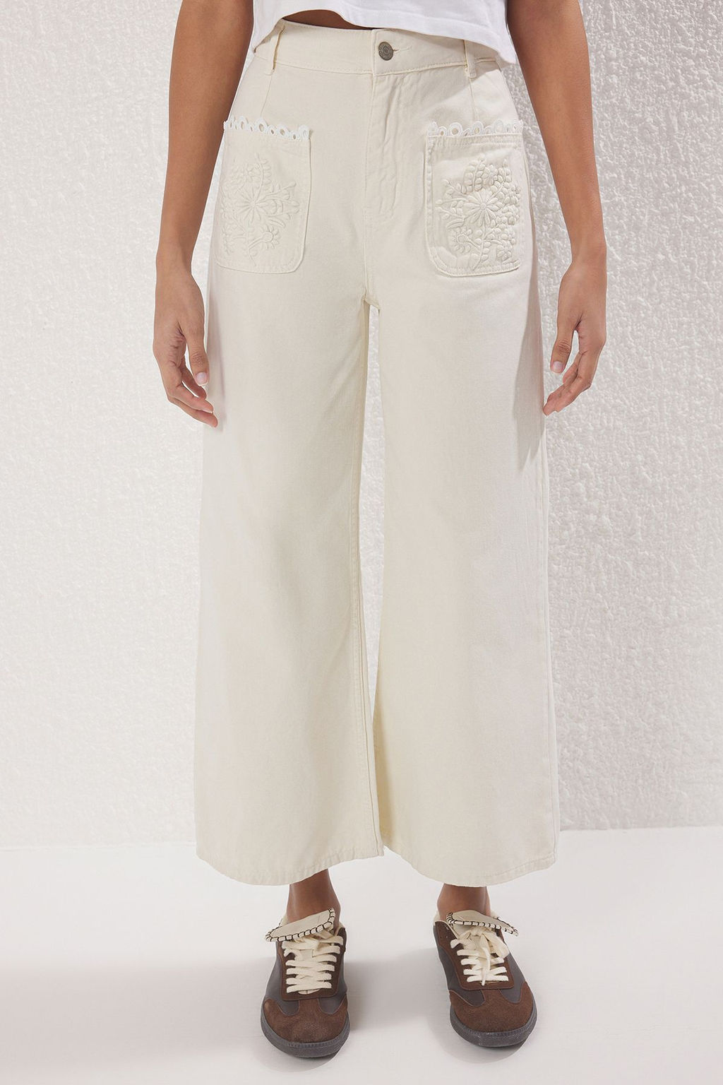 Beyaz Yuksek Bel Nak?s Detayl? Culotte Jeans TWOSS25JE00284 - Trendyolmilla фото 3