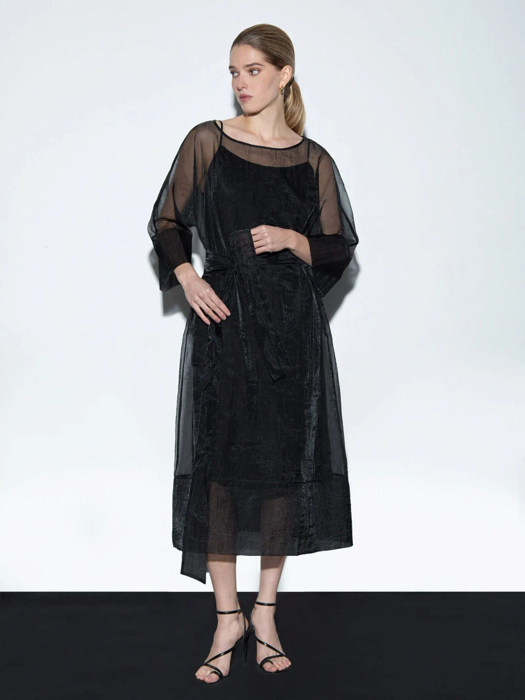 Платье миди из шифона с поясом - Emka фото 3