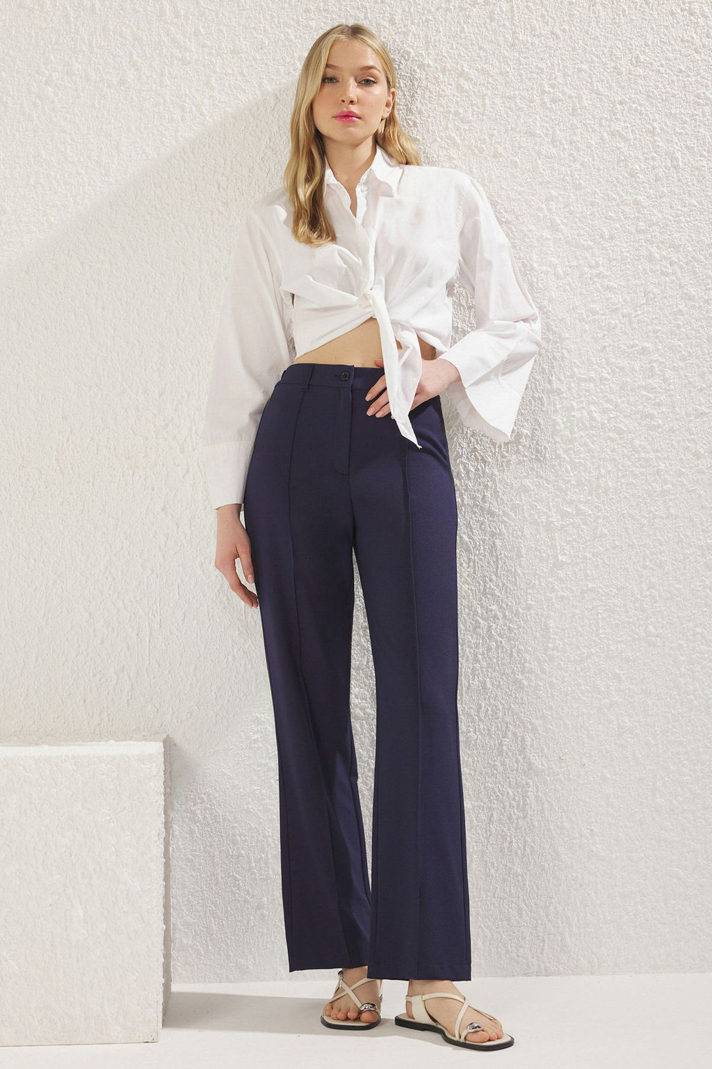 TRENDYOLMILLA Siyah Beli Lastikli Straight/Duz Kesim Nervurlu Dokuma Pantolon TWOSS25PL00064 фото 2