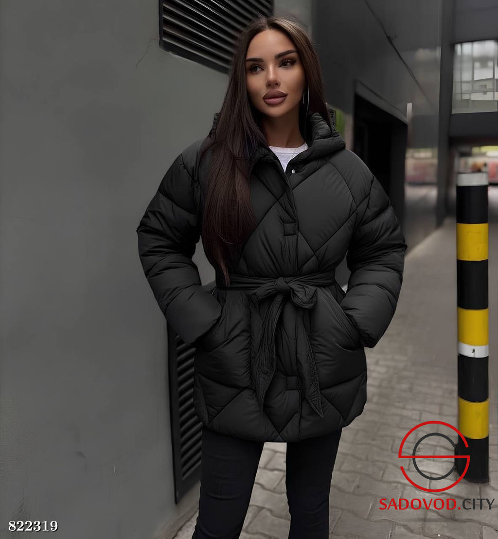 Куртка зимняя с капюшоном и поясом