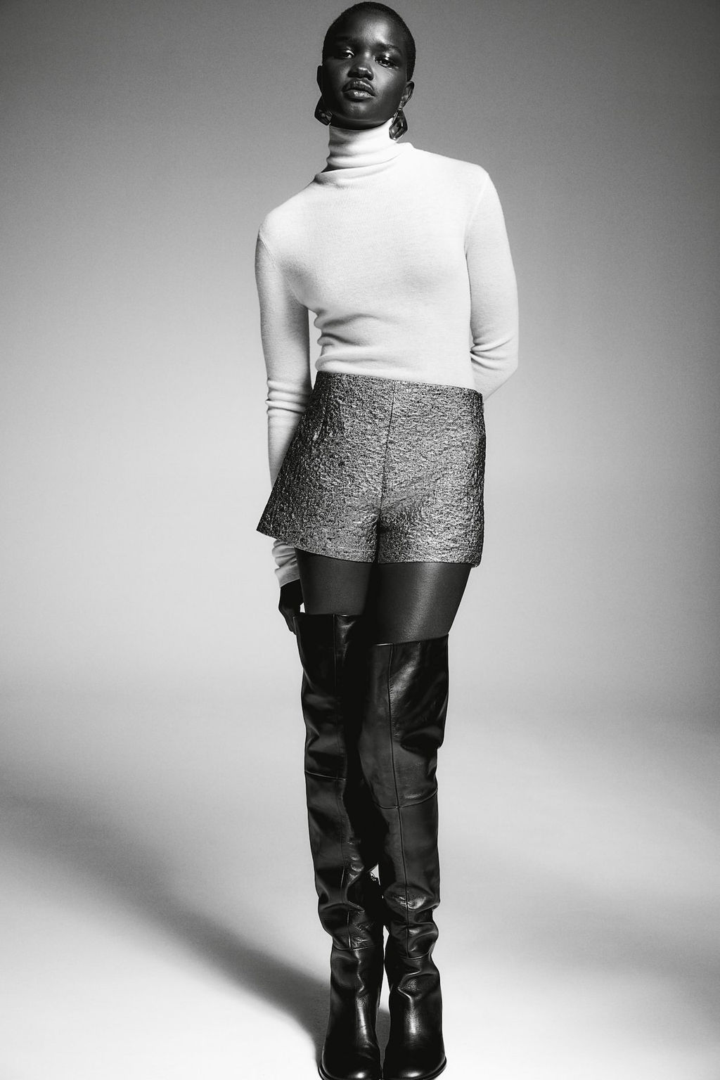 Minishorts en tejido jacquard brillante - H&m фото 3